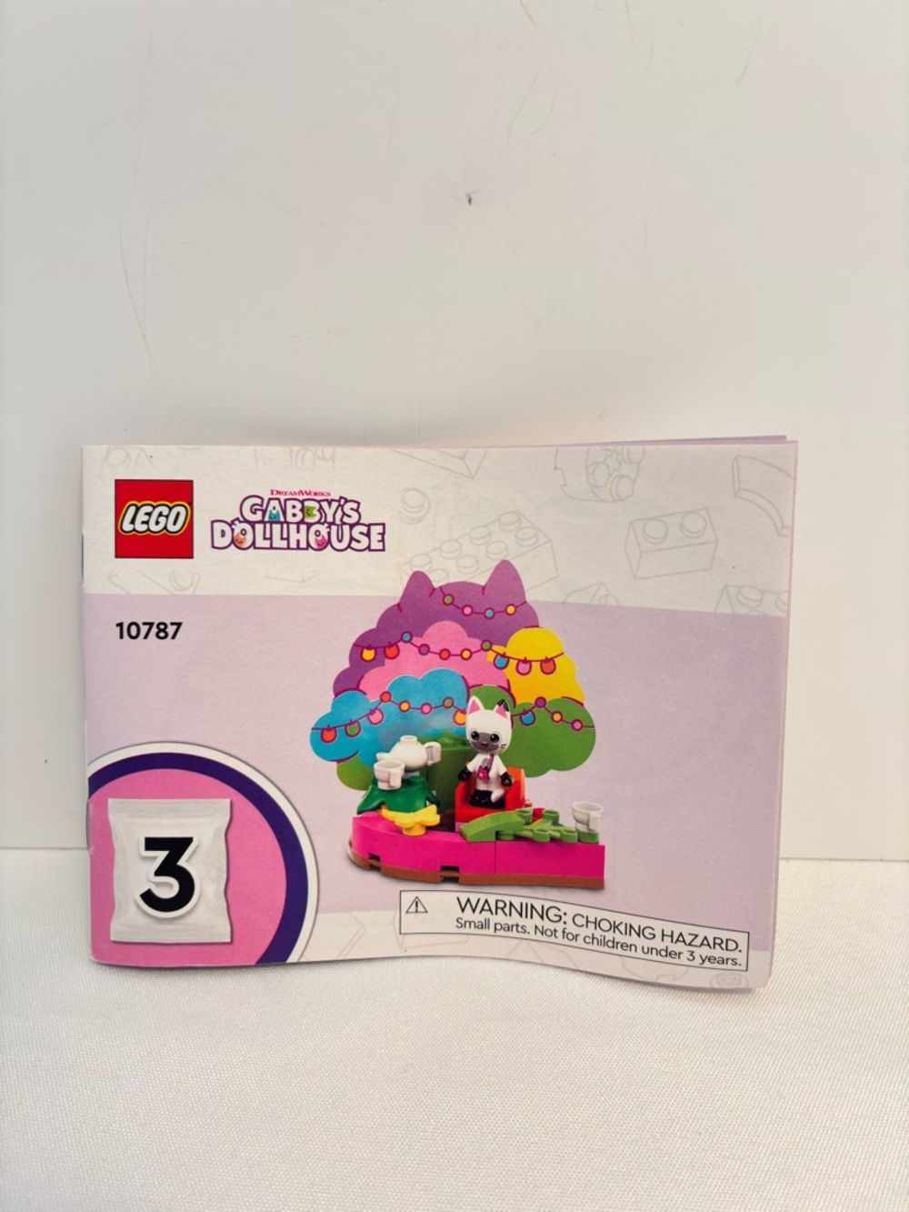 Lego Gabby's Dollhouse Kitty Fairy's Garden Party #10787 Retired - Picture 11 of 11